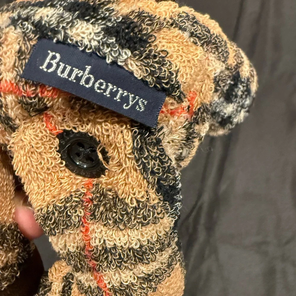 Burberry Vintage Check Thomas Teddy Bear Red Bow 
2000 Collection 15x15x10cm - Picture 13 of 16